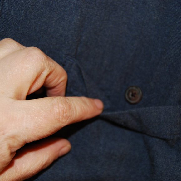 Men’s Duluth Trading Blue Flannel Button down Size XL - Picture 4 of 5